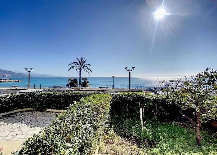Menton Roquebrune Cap Martin Monaco Face Mer